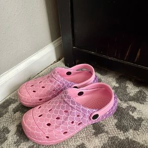 Girls Mermaid Crocs size 1/2